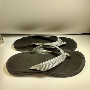Olukai Wehi Ohana Comfort Thong Flip Flop Sandals Women's sz 9.